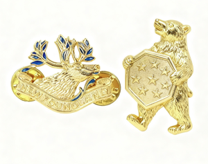 Pins de Solapa Personalizados de Metal con Diseño de <span class=keywords><strong>Príncipe</strong></span> Rana, Dorado y <span class=keywords><strong>Negro</strong></span>, con Caballo, para Hombre, para Coche, con Cajas de Empaque para Trajes de Mujer - Product Image 1