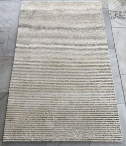 Alfombra Moderna de Seda para Interiores, Antideslizante, con Elegante Diseño de Rayas, Hecha a Mano, con Base de Algodón Grueso, Precio de Fábrica - Product Image 1