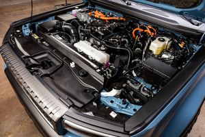 Toyota Land Cruiser 4x4 Diesel 2025, moteur 4L, boîte manuelle/automatique, sièges en cuir, conduite à gauche, jantes en aluminium R17 - Product Image 5