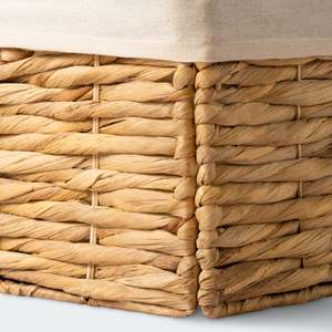 ตะกร้าสานทรงสี่เหลี่ยมแบบดั้งเดิม ทำจากผักตบชวา สีน้ำตาลอ่อนธรรมชาติ สไตล์โบโฮ สำหรับตกแต่งบ้าน ห้องนั่งเล่น และห้องน้ำ - Product Image 2