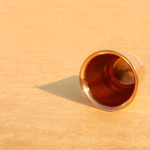 Gobelet en cuivre conception martelée traditionnelle favorise la santé améliore la digestion et maintient l'hydratation - Product Image 1