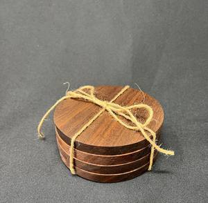 Ensemble de sous-verres en bois de noyer fabriqués à la main ensemble de sous-verres ronds en bois de noyer naturel sous-verres en noyer - Product Image 1