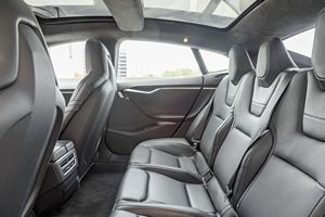 รถเทสล่า โมเดล S P85D ปี 2014 สภาพใช้งานมาแล้ว ไม่มีราคาต่ำสุด ระยะทาง 39,800 ไมล์ เจ้าของเดียว ฟรีซูเปอร์ชาร์จแบบไม่จำกัด  ผู้ถือครองรถจากภาคใต้ - Product Image 6