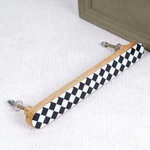 Bouton de porte de luxe en bois de chêne Design demi-moderne pour cuisine et chambre à coucher résine métal armoire bouton poignée fait à la main en Inde - Product Image 4