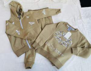 Sweat à capuche et pantalon de survêtement d'hiver en coton/poly à col montant pour femmes ensembles de vêtements personnalisés avec logo en relief bouffant 3D - Product Image 4