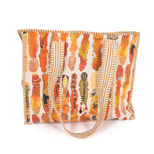 Sac fourre-tout matelassé imprimé au prix de gros Sac à bandoulière floral multicolore Sac fourre-tout surdimensionné en coton matelassé au design personnalisé - Product Image 3