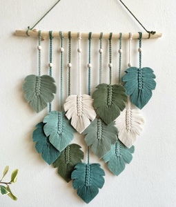 Macramé bohemio hecho a mano para colgar en la pared, diseño creativo de hojas verdes para decoración del hogar - Product Image 5