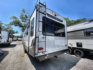 VENDEDOR VERIFICADO: Remolque K-e-y-s-t-o-n-e O-u-t-b-a-ck 330RL 2025 USADO, listo para la venta - Product Image 6