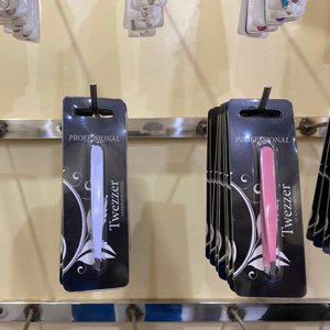Pince à épiler à sourcils de couleur personnalisée mixte au prix le plus bas avec blister en carton - Product Image 4