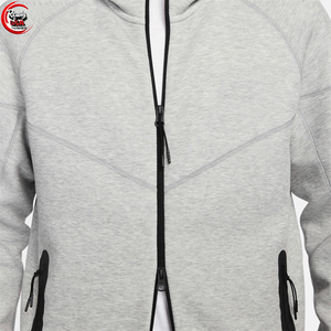 Notre polaire premium, lisse sur les deux côtés, est plus chaude et plus douce que jamais tout en gardant la même légèreté que vous aimez. - Product Image 3