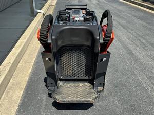 Excavadora Kubota SCL1000 para varios proyectos de construcción - Product Image 2