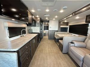 Autocaravana Usada F-o-r-e-s-t R-i-v-e-r Serie 3 2021, 32A, Ajustable, de un Solo Lado, con un Dormitorio, Euro 6, 4-6 Personas - Product Image 6