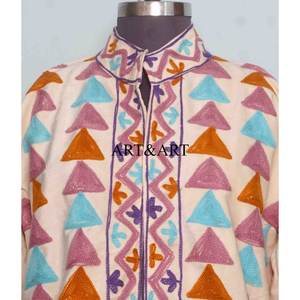 Veste matelassée en velours pour femme, brodée à la main, motif floral Suzani, 100% coton, tissu tissé, écologique, rapide - Product Image 3