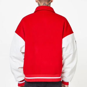 Veste universitaire Letterman d'université personnalisée pour hommes, polaire rouge, manches en cuir véritable, patchs en chenille de haute qualité, vestes pour hommes - Product Image 4
