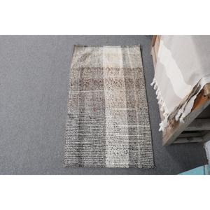 Tapis vintage 1,8 x 3,1 pieds, petit tapis turc, tapis oriental en laine noire - Product Image 1