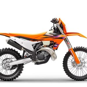 NUEVA Motocicleta Todoterreno K-T-M S 150 XC-W TPI 2025 AUTÉNTICA, Disponible al por Mayor, LISTA PARA ENVIAR A TODO EL MUNDO - Product Image 2