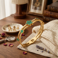Gelang Liontin Fashion Mewah Berbentuk Semanggi Lima Daun, Set Perhiasan Liontin Fashion Pembawa Keberuntungan