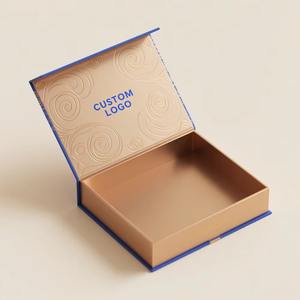 Boîte magnétique rigide en carton ondulé de taille personnalisée, en matériaux recyclés, avec doublure en éponge, gaufrage, boîte cadeau magnétique noire pour vêtements - Product Image 5