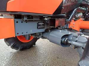 Venta al por mayor: Transmisión automática de 70HP para tractor oruga 2WD, con bomba de motor de larga duración y caja de cambios, ideal para uso agrícola. - Product Image 4