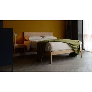 Lit plateforme minimaliste indonésien en bois massif - Product Image 1