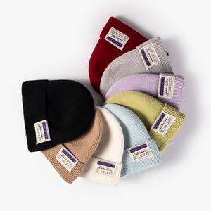 Gorro de punto unisex de moda 2026, de color liso, suave, cálido, para otoño e invierno, gorro tipo beanie para viajes al aire libre, cortavientos - Product Image 2