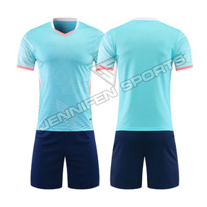 Ensemble de maillot et short de football personnalisé pour homme, tissu 100% polyester, impression par sublimation, logo personnalisé, été - Product Image 2