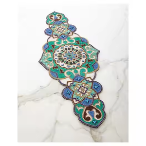 Camino de mesa con cuentas de árbol de Navidad verde, manteles individuales personalizables bordados rectangulares hechos a mano, decoración del hogar económica, fiesta - Product Image 2