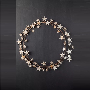 Décor suspendu en métal ovale fait à la main de Noël Festif et moderne de haute qualité Durable et facile à installer pour la maison et le bureau - Product Image 6