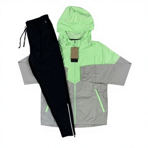 รับผลิตเสื้อผ้าโลโก้ตามสั่ง ชุดวอร์มแบบมีฮู้ด 2 ชิ้น ชุดเซ็ตผ้าไนลอนปักลาย คอทรงกรวย สำหรับผู้ชาย - Product Image 1