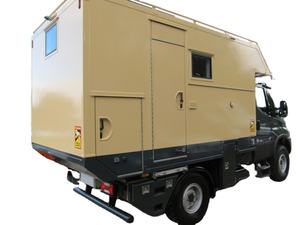 Unidad de Remolque/Tractor de Servicio Pesado Usada 2024 4x4, 2 Ejes, Transmisión Hidráulica con Remolque de Gran Volumen y Transmisión Automática - Product Image 2