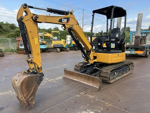 Mini-excavatrice sur chenilles compacte Cat 303E CR neuve/d'occasion, 3,3 tonnes, 23,5 CV, diesel, hydraulique, à balayage de queue zéro, à prix avantageux - Product Image 1