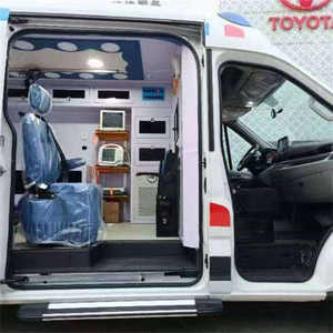 Ambulancia de Transporte con Motor Turbo a Gasolina/Gas, Transmisión Automática, Asientos de Cuero, para Uso en Hospitales, UCI y Clínicas - Product Image 4