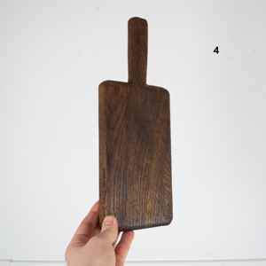 Planche à découper en bois vintage de style ancien, planche en bois massif foncé primitive pour la décoration rustique de la ferme et l'aspect de cuisine traditionnel - Product Image 2