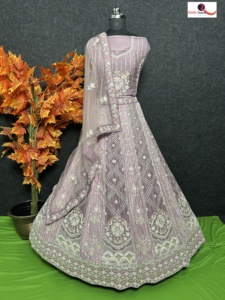 Conjunto de Lehenga de novia al por mayor con bordado Zari de lentejuelas pesadas para compromiso y uso festivo en telas de colores ricos - Product Image 6