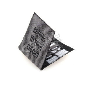 Etiquetas plegables para ropa, marca personalizada, etiquetas de cuello impresas, dobladas - Product Image 5