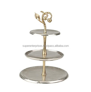 Support à gâteau à la mode avec finition personnalisée à trois étages et design disponible Support à gâteau en métal de taille multiple - Product Image 5