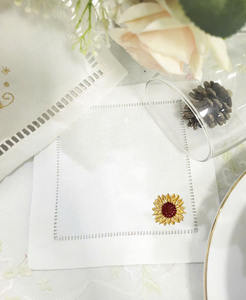 Servilleta de Bebidas Bordada Personalizada al por Mayor con Diseño de Girasol, Servilleta de Cóctel de Algodón Blanco con Dobladillo, Posavasos para Eventos en el Hogar y Bares - Product Image 3