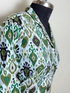 Camisa de algodón con estampado Ikat verde para mujer Camisa informal de algodón con estampado Ikat hecha a mano Estilo bohemio Estampado Ikat verde Manga larga - Product Image 3