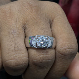 Bague classique en diamant de laboratoire taille brillant rond de 1,75 carat, en or blanc massif 10K/14K pour homme, bijou audacieux - Product Image 1