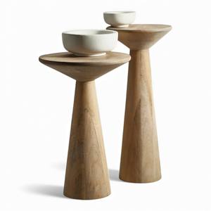 Portavelas Cónico Ancho de Madera con Parte Superior Redonda Gruesa y Grano Natural Pulido para Interiores Cálidos, Único - Product Image 3