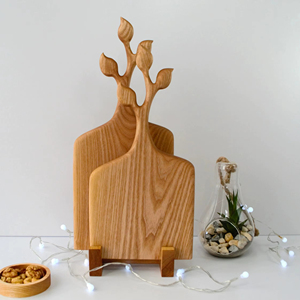 Handmade Leaf <b>Shape</b> Wooden Chopping Board with Handle Ideal for Restaurants Cafes Special Occasions and Gifting From India - Product Image 1