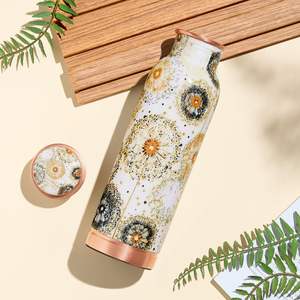 Botella de Cobre Estampada Estilo Meenakari, Botella de Cobre para Beber con Arte de Mandala Floral, Botella de Cobre Ayurvédica con Estampado de Mandala - Product Image 1