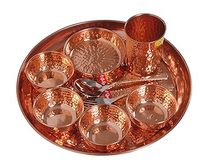 Ensemble de thali en cuivre antique 7 pièces Écologique Vintage Fait à la main Assiette Décoration royale Thali Hôtel Finition argentée brillante