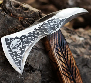 Hacha Vikinga Hecha a Mano con Mango de Madera de Fresno Grabado y Funda de Cuero con Grabado en la Cabeza - Product Image 2