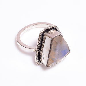 แหวนแต่งงานคลาสสิกเงินแท้ 925 รุ่น RS-290 ประดับพลอยมูนสโตนทรงแฟนซี เหมาะสำหรับเป็นของขวัญในโอกาสหมั้น วันครบรอบ หรืองานเลี้ยง - Product Image 2