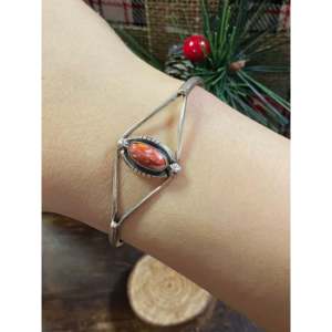 Bracelet manchette en argent sterling et huître barbelée Grace Kenneth - Product Image 2