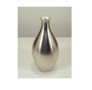 Vase à fleurs de couleur argent en fonte d'aluminium de haute qualité - Product Image 4