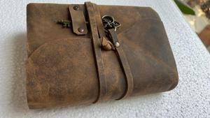 Diarios de cuero personalizados con papel antiguo, cubiertas de cuero duraderas y páginas vintage para escribir y reventa - Product Image 6