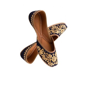 Giày Jutti Punjabi thêu hoa văn kiểu cách, mẫu mới nhất 2025, làm thủ công, kiểu Khussa, giày cưới thời trang, dép xỏ ngón Khussas - Product Image 1