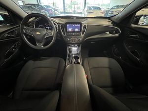 Fresh Black 2023 Chevrolet Malibu LT avec 1LT FWD avec roues en alliage Sièges en cuir Système de navigation Démarrage à distance Android Auto - Product Image 5